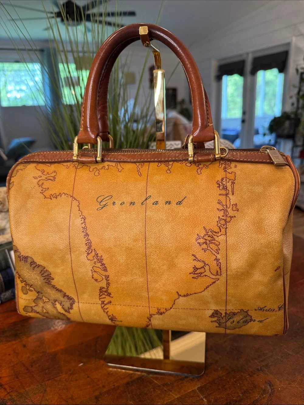 Alviero Martini this bag